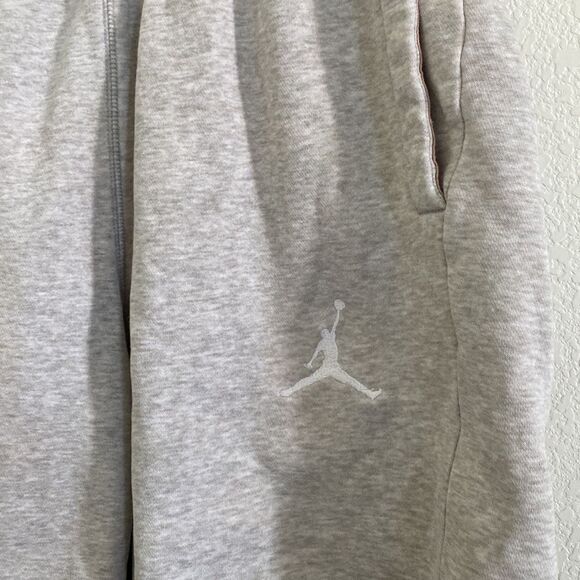 JORDAN Men’s Light Gray Shorts Size L - Picture 2 of 5